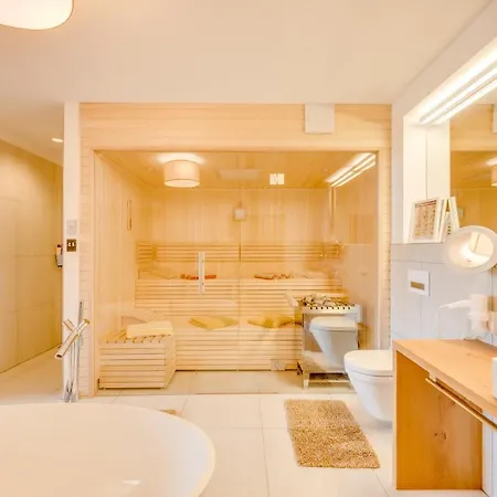 Lägenhet Luxus - Zentral - Poolblick Mit Sauna *