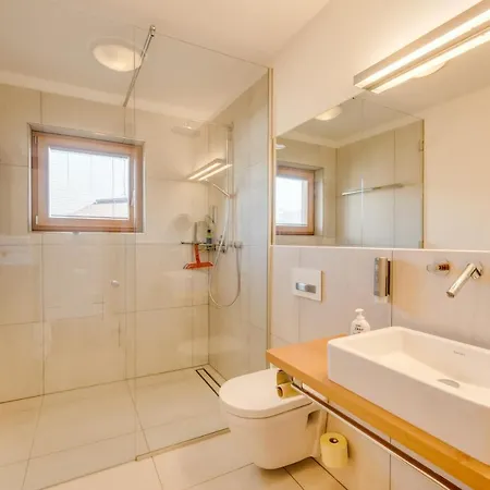 Apartment Luxus - Zentral - Poolblick Mit Sauna Seefeld in Tirol