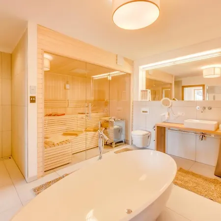 Apartment Luxus - Zentral - Poolblick Mit Sauna Seefeld in Tirol