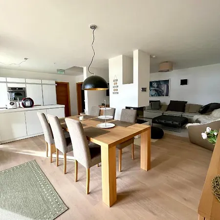 Luxus - Zentral - Poolblick Mit Sauna Daire Seefeld in Tirol